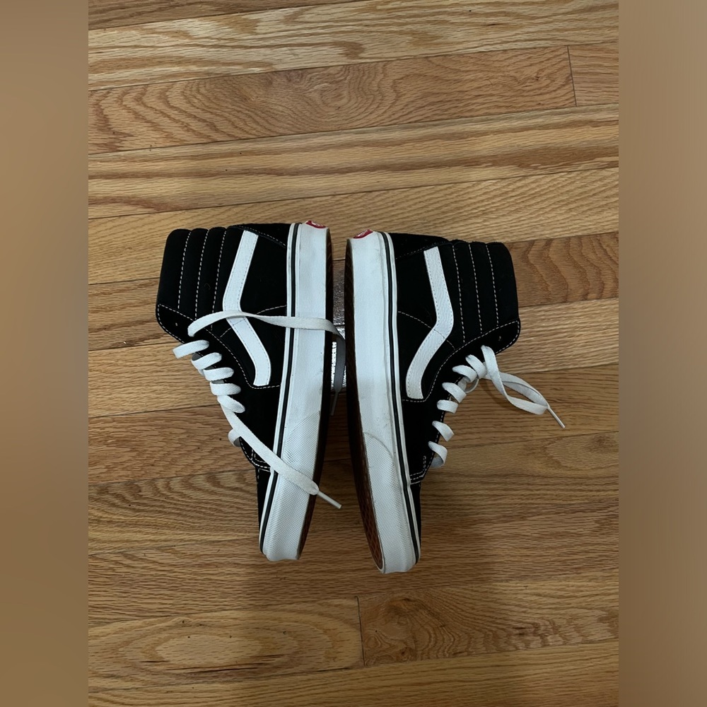 VANS - Picture 2 of 6